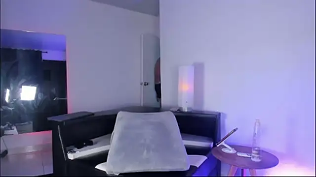 CRISTHIAN_WOLF1 Show Webcam