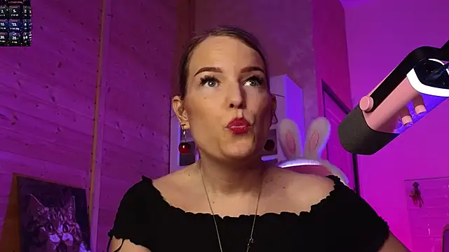 Chat +18 de Lady_Shine ao vivo