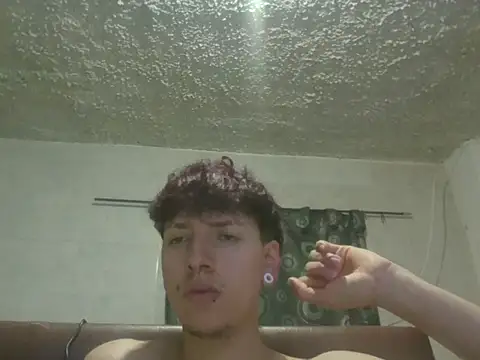 Noah_arker webkamerás műsora