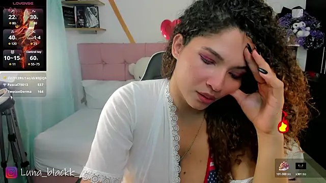 Luna_blackk Adlı Modelin Canlı XXX Sohbeti