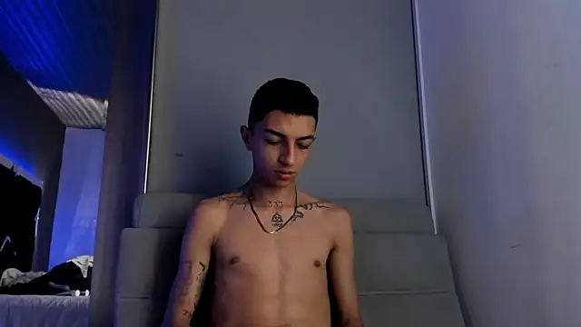 Živý XXX chat NickandAbby_