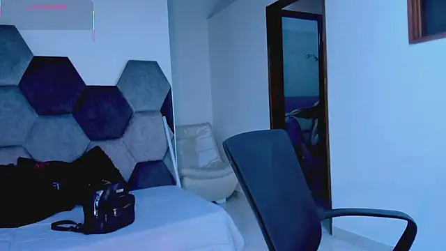 Chat XXX en directo de MikaelaStone