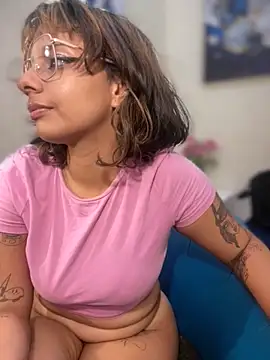 Chat XXX en directo de LeylaKnox