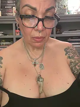 dieseldame1313 Adlı Modelin Canlı XXX Sohbeti