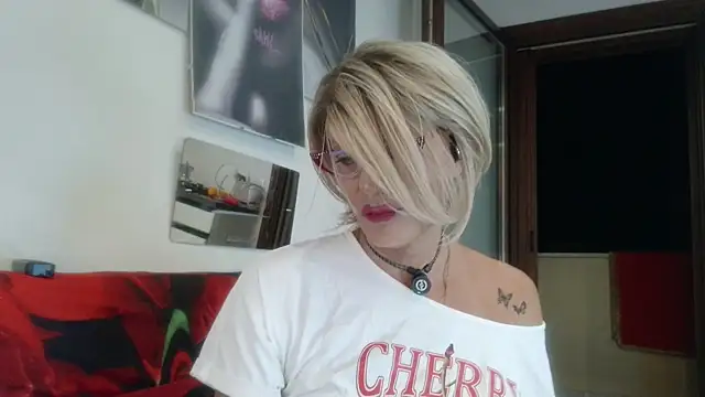 LadyOxana's Live XXX Chat