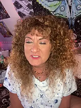 SuzyCatzz: онлайн-секс-чат