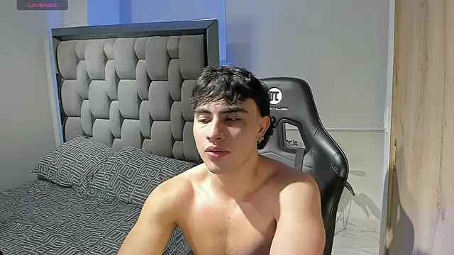 zack_lenox Live XXX Chat