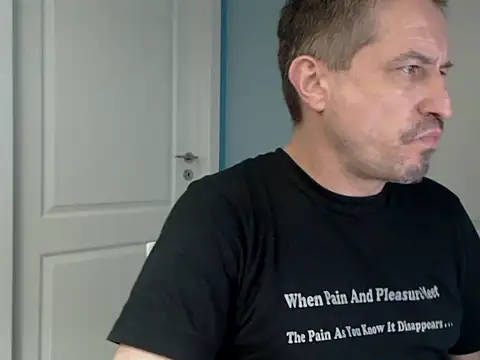 MisterFaithRO Live XXX-chat