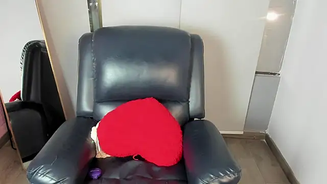 Charlot_bloom Webcam show
