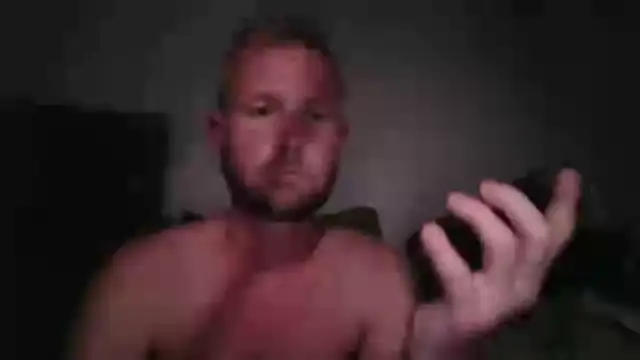 W1LBURN Pertunjukan Webcam