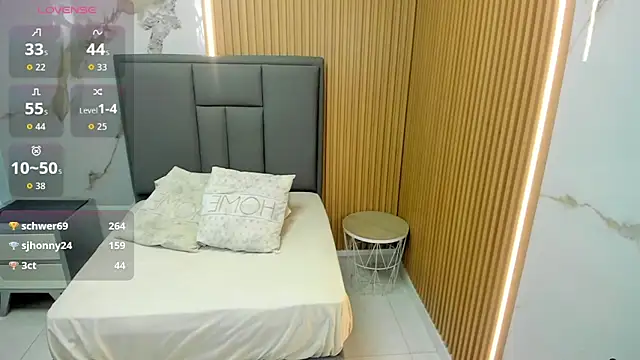 KORINASANTOS live XXX chat