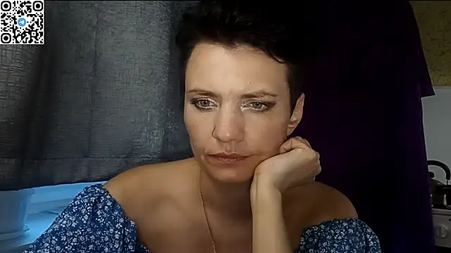 HotMamaQueen234 élő XXX-chatje