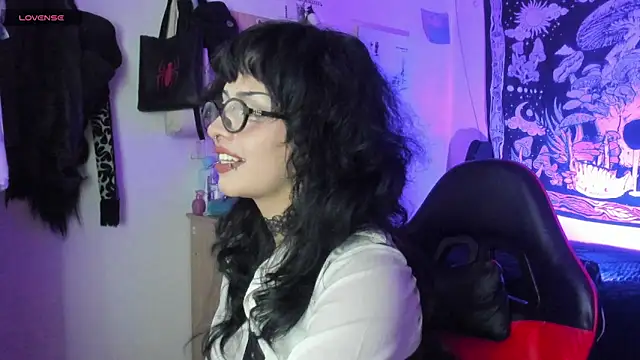 princesita_valija_'s Live XXX Chat
