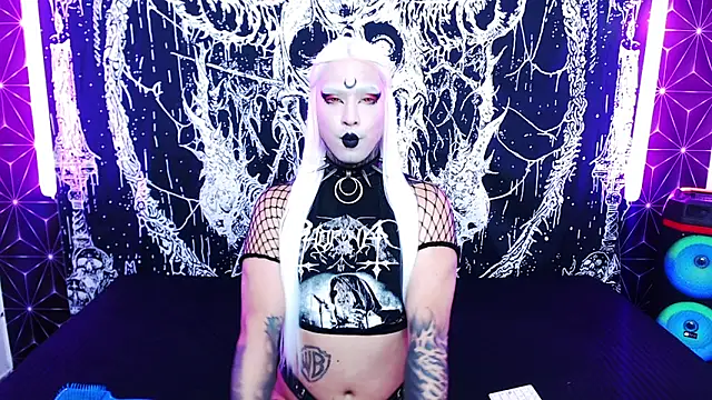 naomi_satan Pertunjukan Webcam