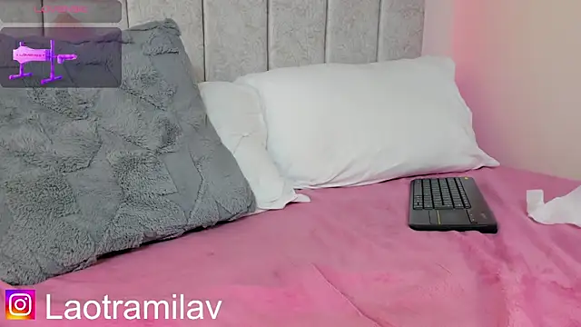 MilaVelour 라이브 XXX 채팅