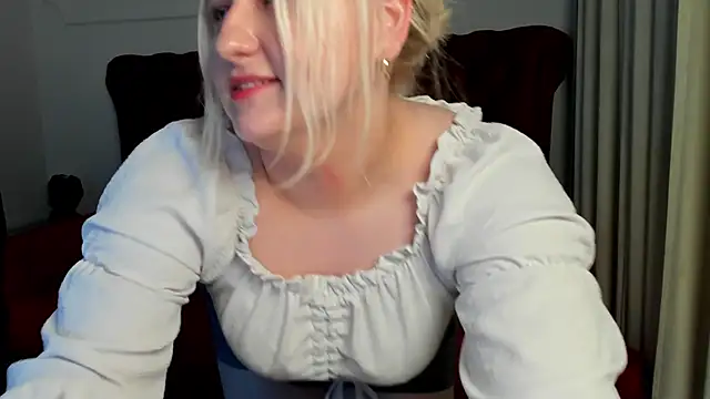 LioraArdyn Chat XXX in diretta