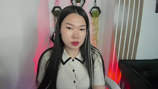 Chatroom XXX en direct de LunaPurrr