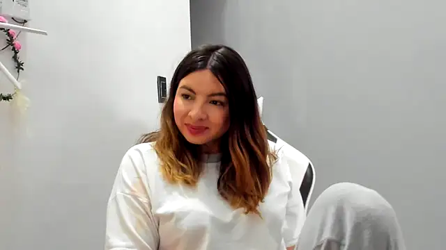 Živý XXX chat __Emma__11__Lecat_