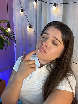 Lia_little18 Chat XXX in diretta