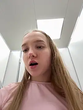 bambi_lu Adlı Modelin Canlı XXX Sohbeti