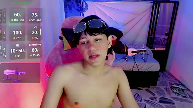 Top_and_bottom Show Webcam