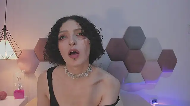 Chat +18 de LyraVendrell ao vivo