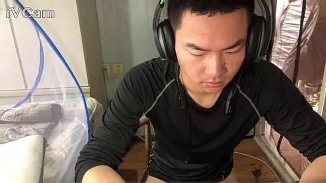 XXX chat uživo modela dyjdddttj