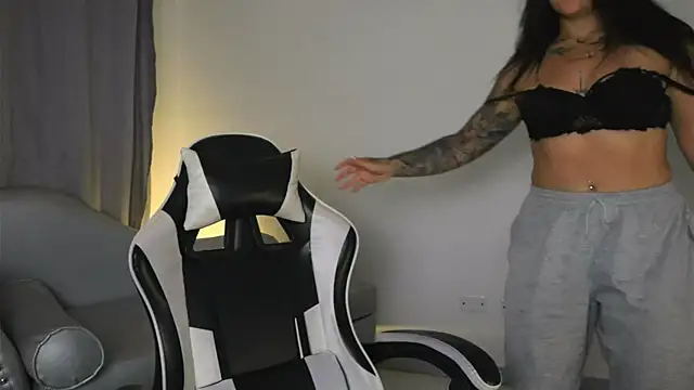 ashleyvalirya Live XXX-Chat
