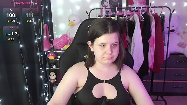AmyVibess Adlı Modelin Canlı XXX Sohbeti