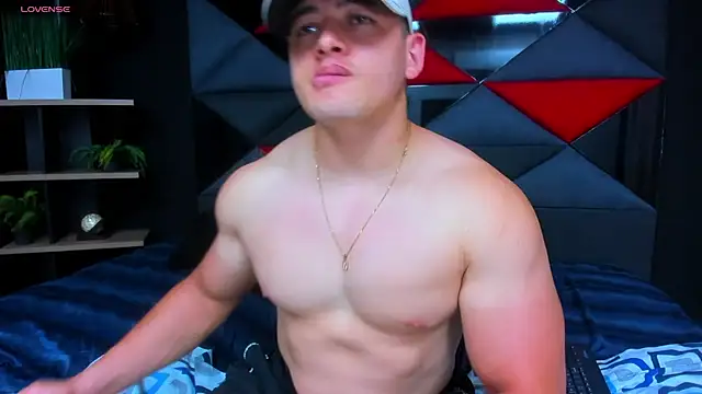 Show modela Leonsmoron na web-kameri
