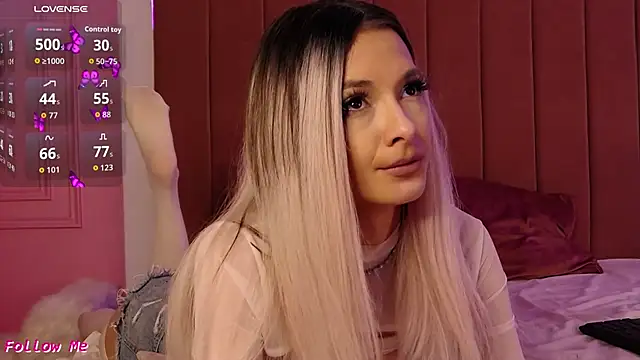 PinkySparks live XXX chat