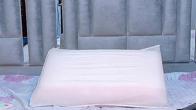 XXX chat uživo modela EbonyCoWorker