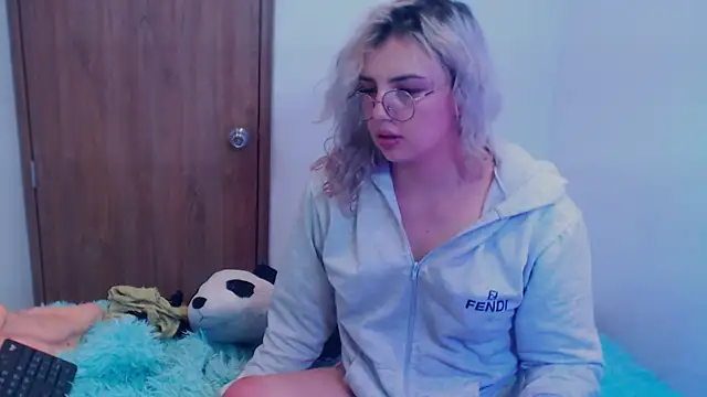 Thea_Aphros_'s Webcam Show