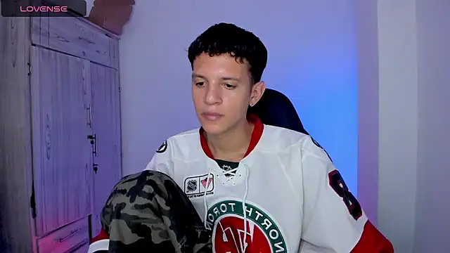 tylernova Live XXX-Chat