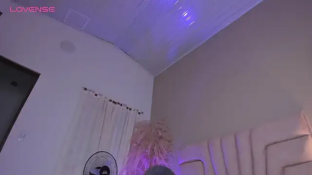 nova_silk's Live XXX Chat