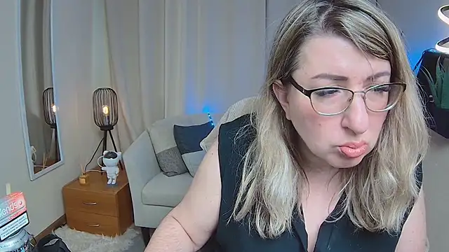 KKMimiKK's Live XXX Chat