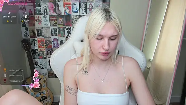 EvelinaLuu's Live XXX Chat