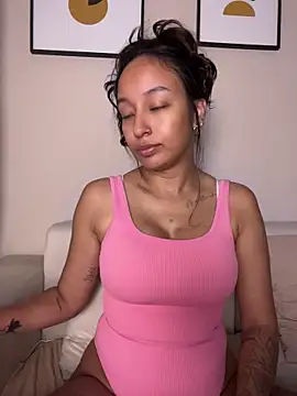 DianaHopson élő XXX-chatje
