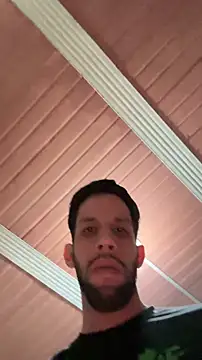 Karim_mansur: διαδικτυακό σόου στην κάμερα