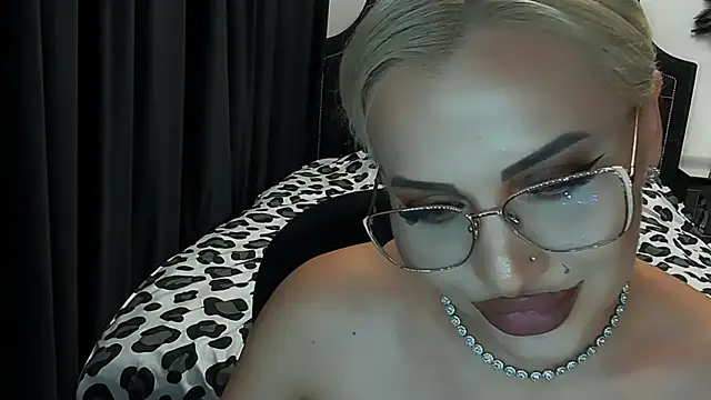 Živá chatovací místnost LovelyBlondyxx