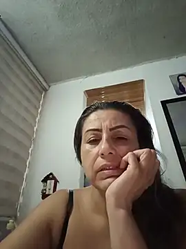 maynor_1998 live XXX chat