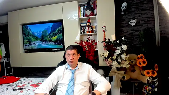 SpartacusDaddy48 Live XXX Chat