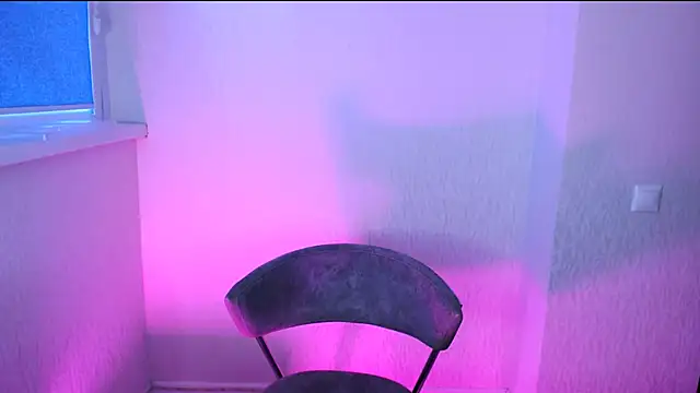 EmiliEliott live XXX chat