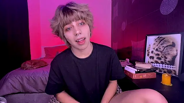 Chatroom XXX en direct de Aronn_44