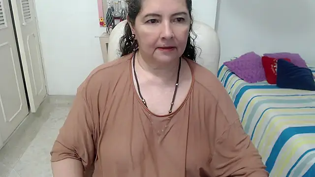 leonela_69's Live XXX Chat