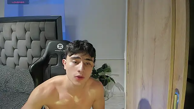 zack_lenox's Live XXX Chat