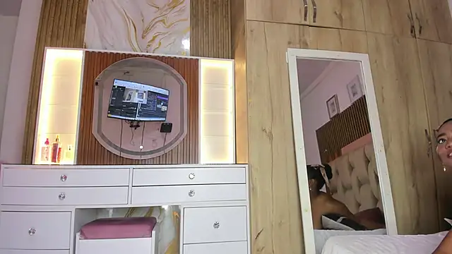 Violeta_rosex élő XXX-chatje