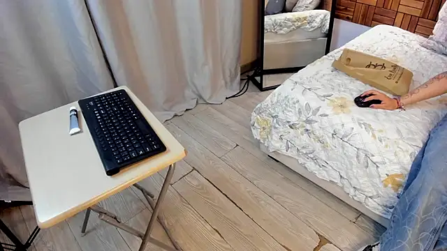 Chat +18 de madydoll_ ao vivo