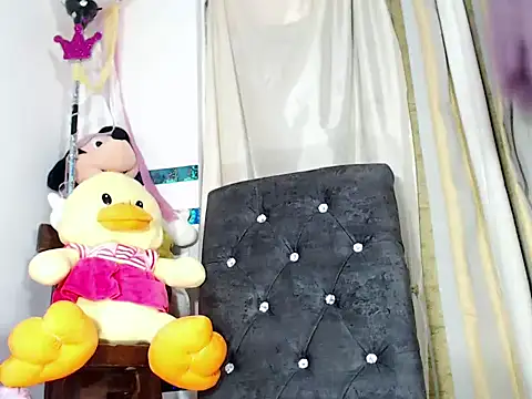 lilith-12's Webcam Show