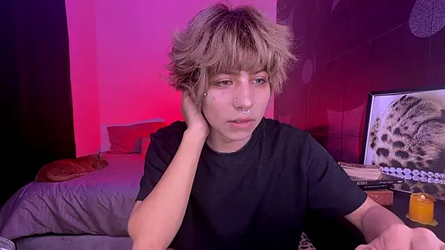 Aronn_44's Webcam Show